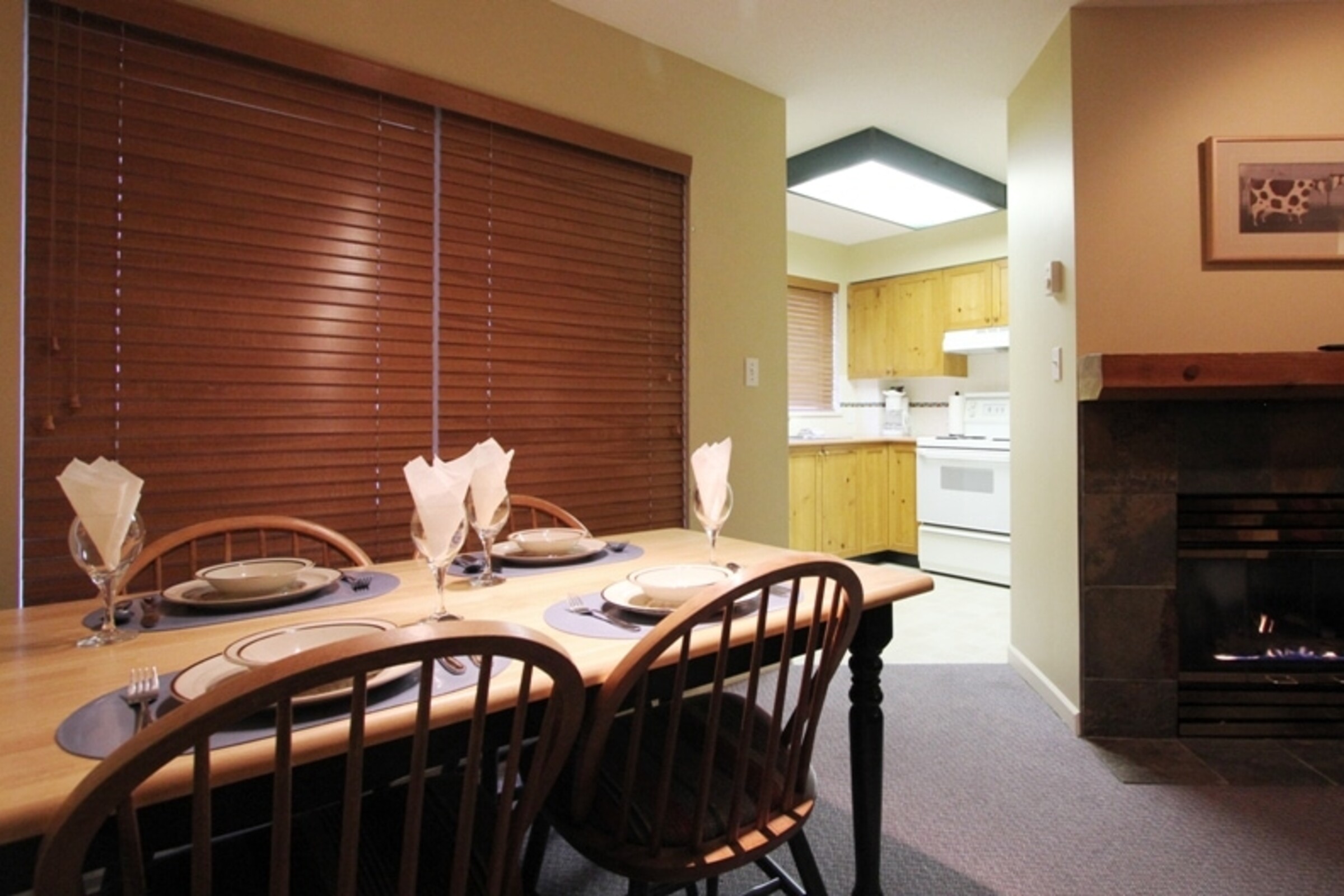 #247 - Studio Dining Area