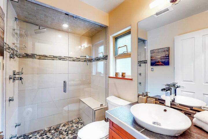 #16 - Coach House - Bathroom