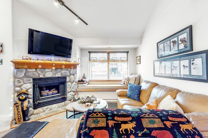 #16 - Coach House - Living Area