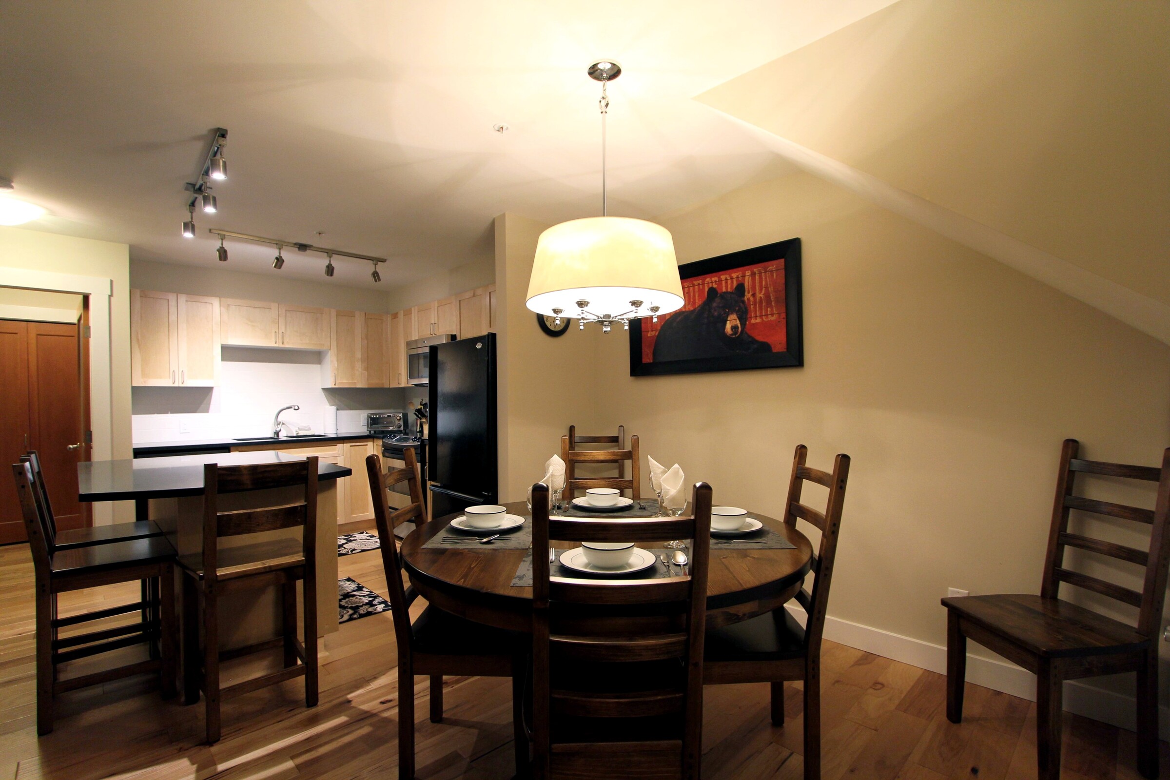 Dining Room & Kitchen