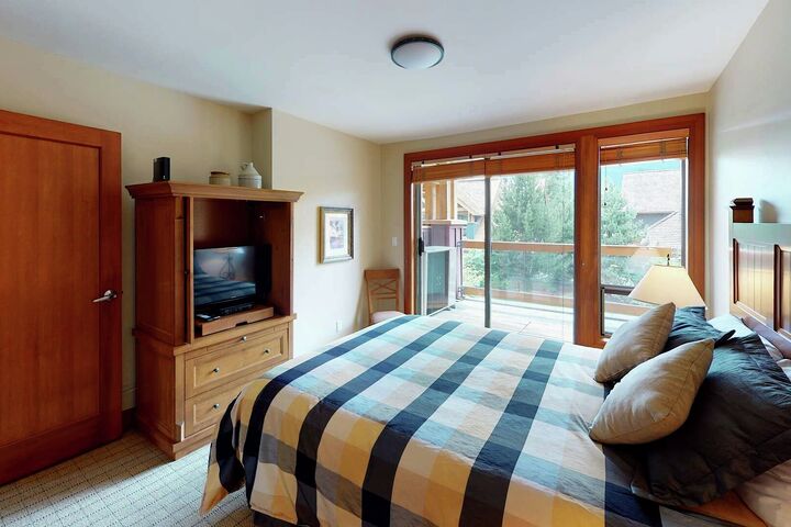 #4729 - Bedroom