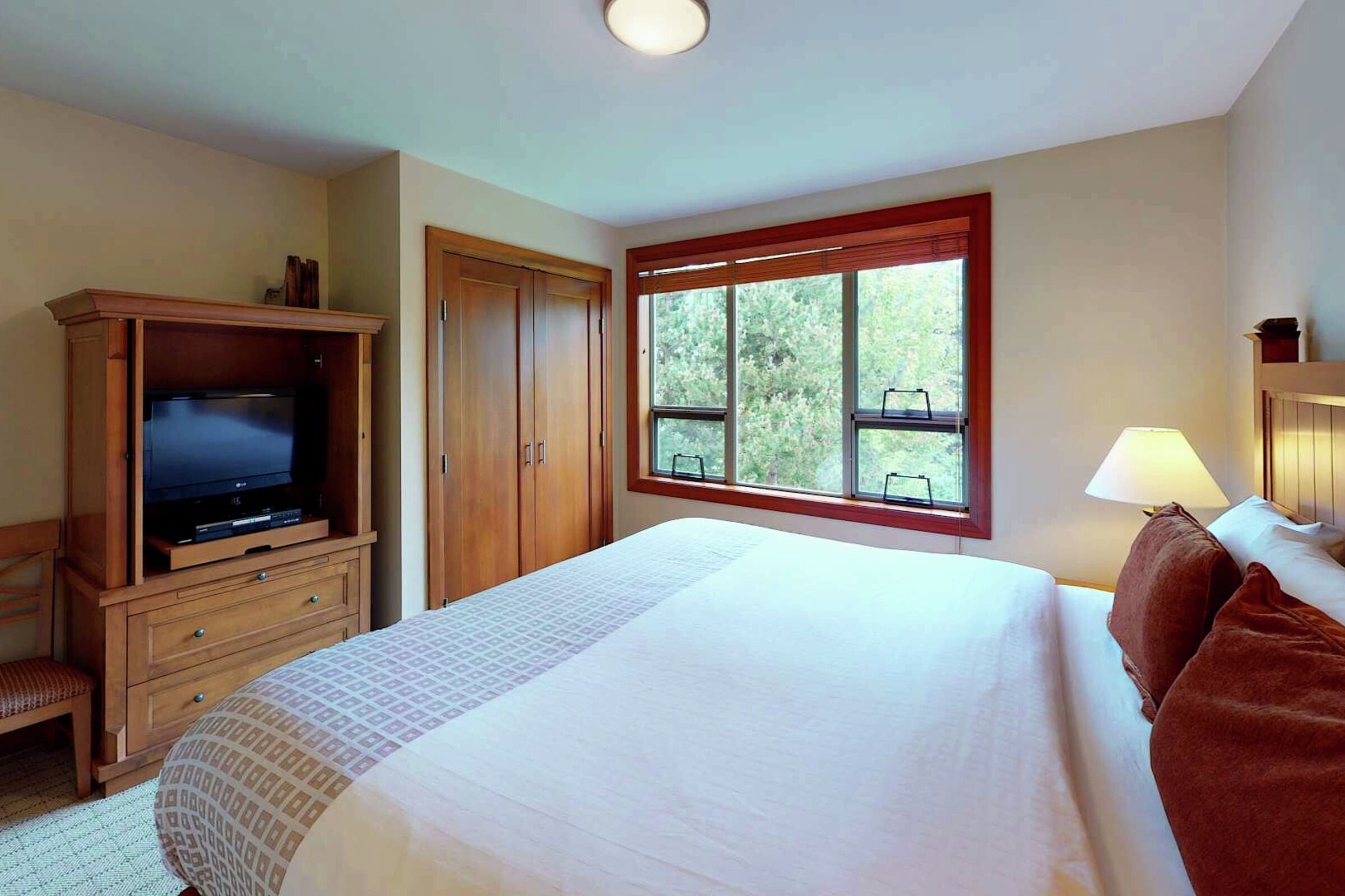 #4732 - Master Bedroom