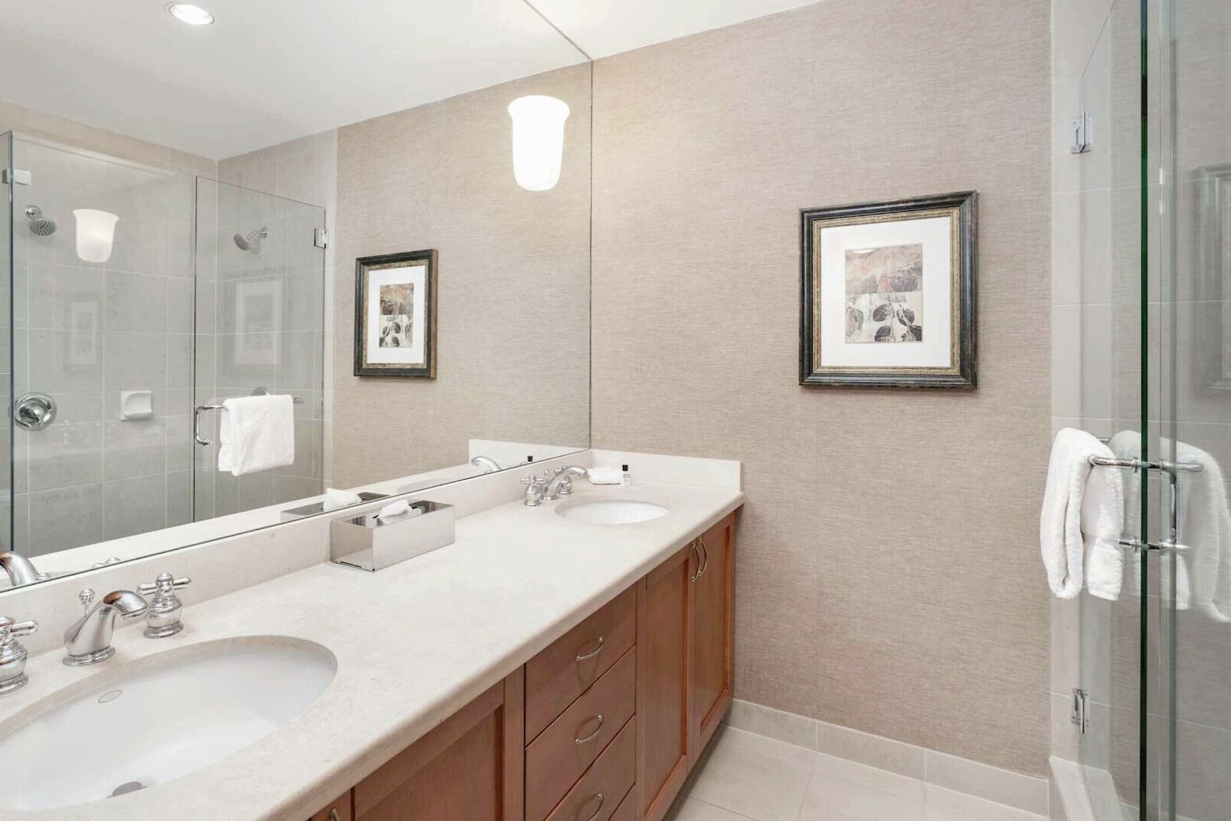 #4747 - Master Ensuite Bathroom