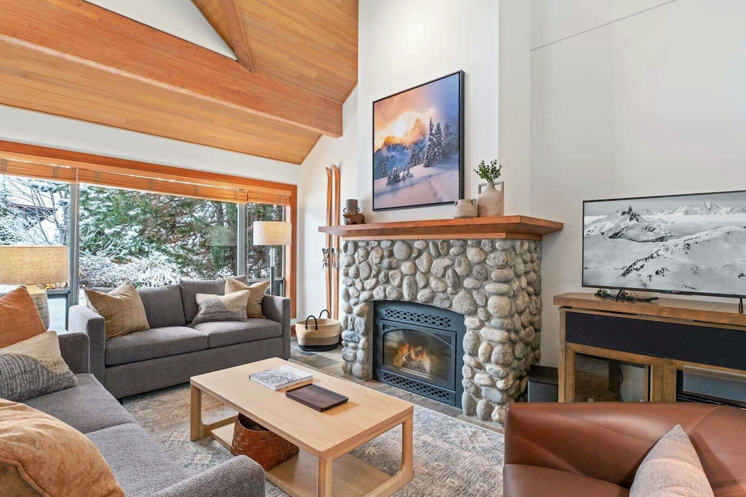 #4747 - Living Area