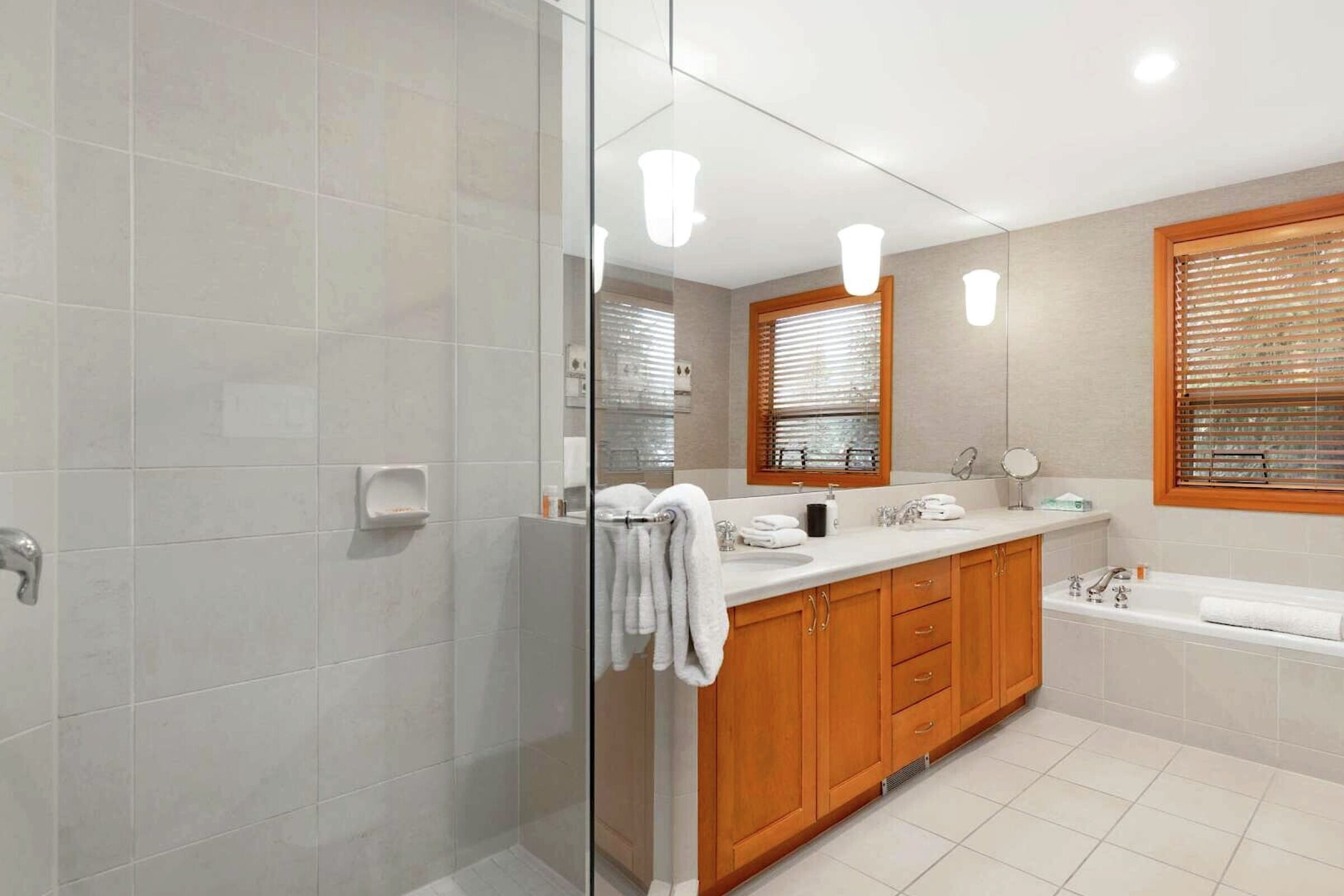 #4826 - Ensuite Bathroom