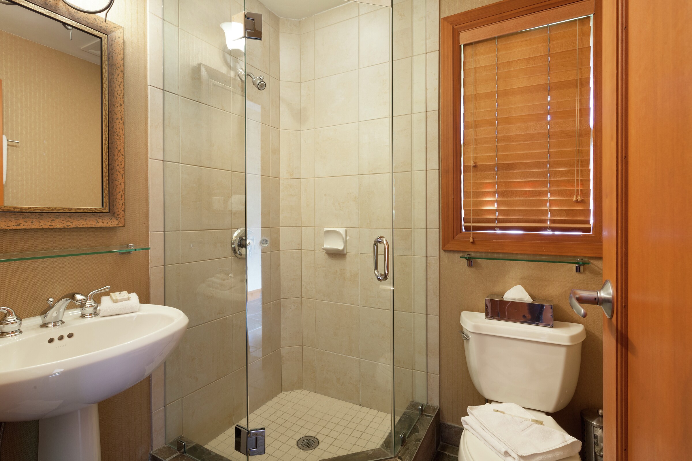 #4726 - Bathroom