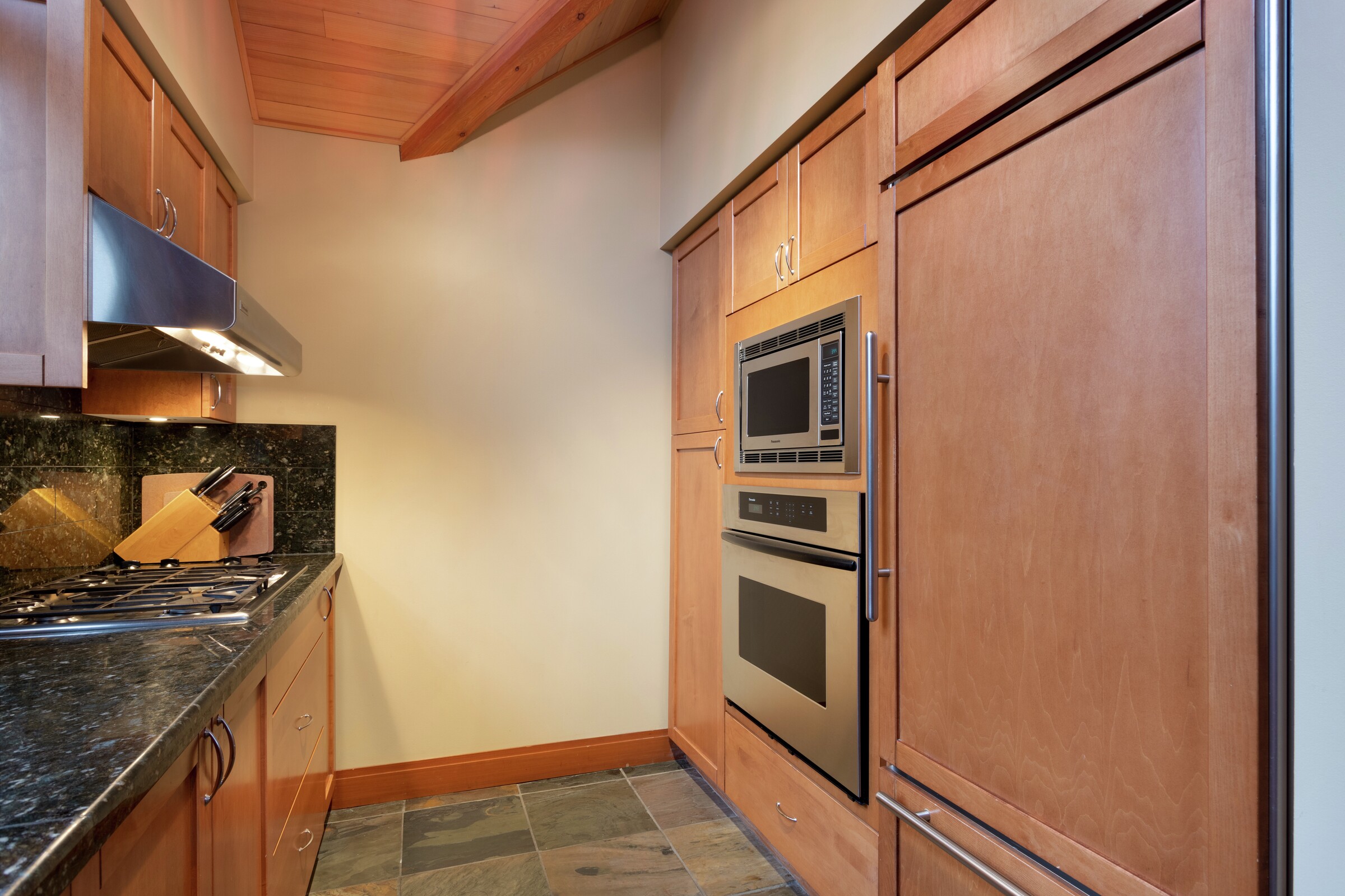 #4874 - Kitchen