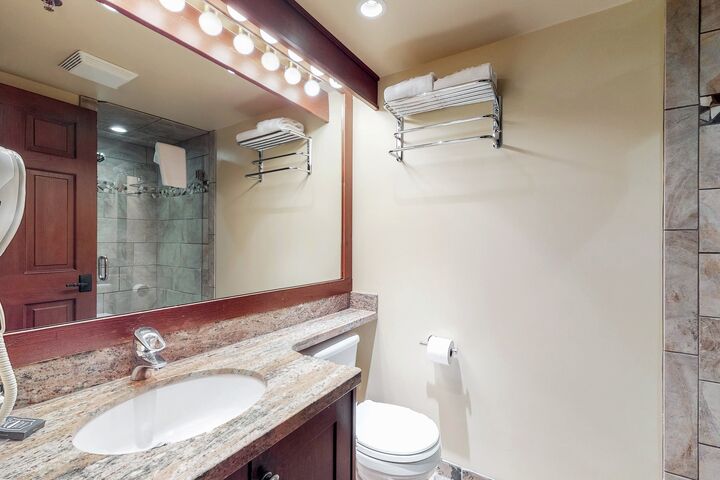 #315 - Studio Bathroom