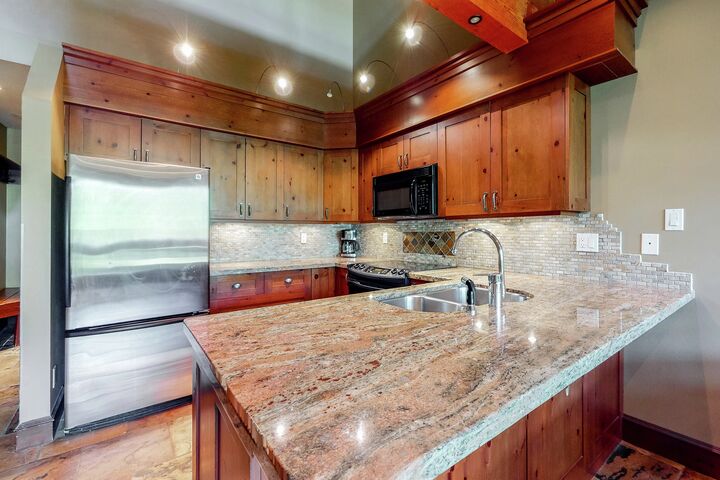 #315 - Studio Kitchen