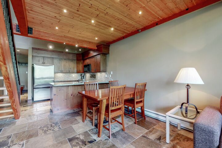 #314/315 - Dining Area & Kitchen