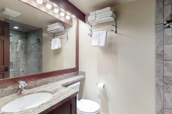 #314/315 - Bathroom