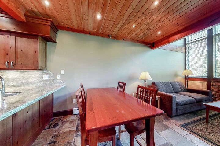 #314/315 - Dining Area