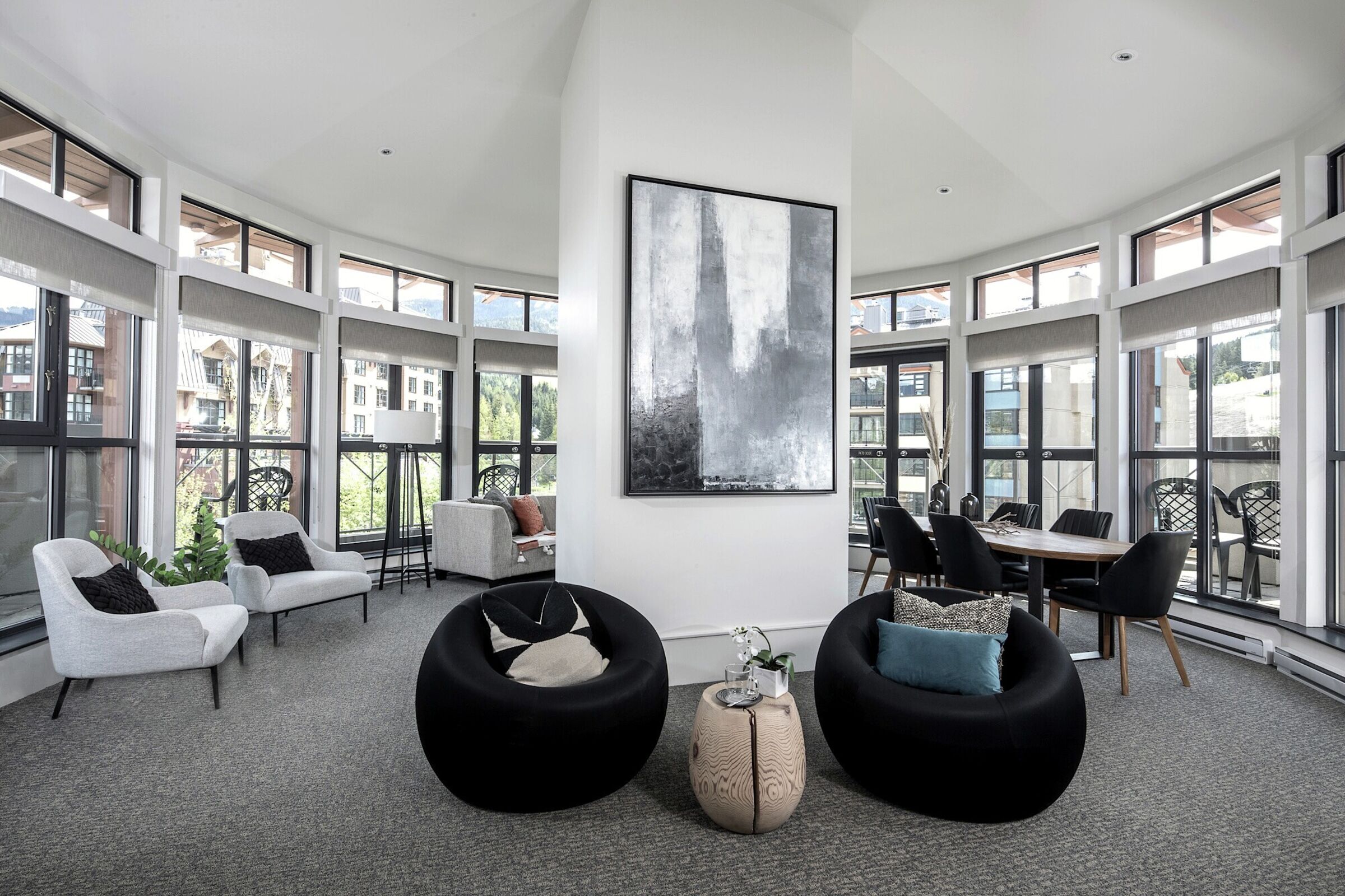 Living Area & Dining Area
