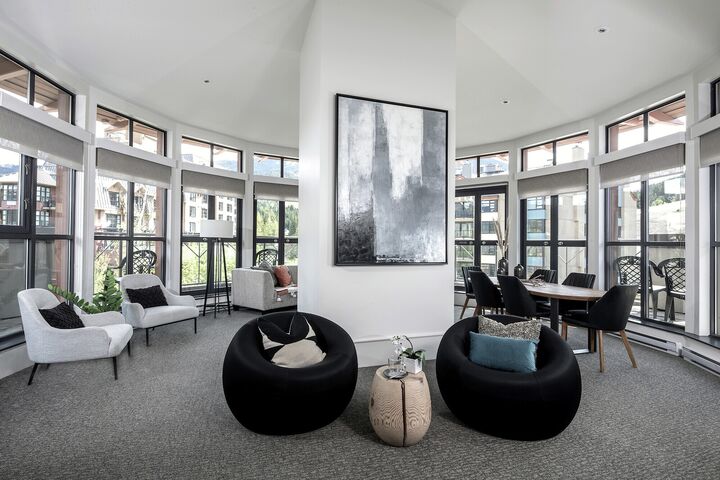 Living Area & Dining Area