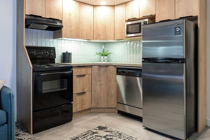 1 Bdrm with Loft Suite - Kitchen