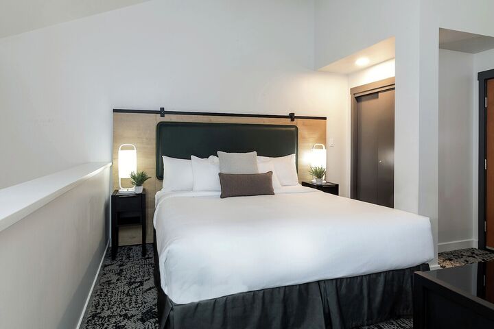 1 Bdrm with Loft Suite - Loft Bedroom