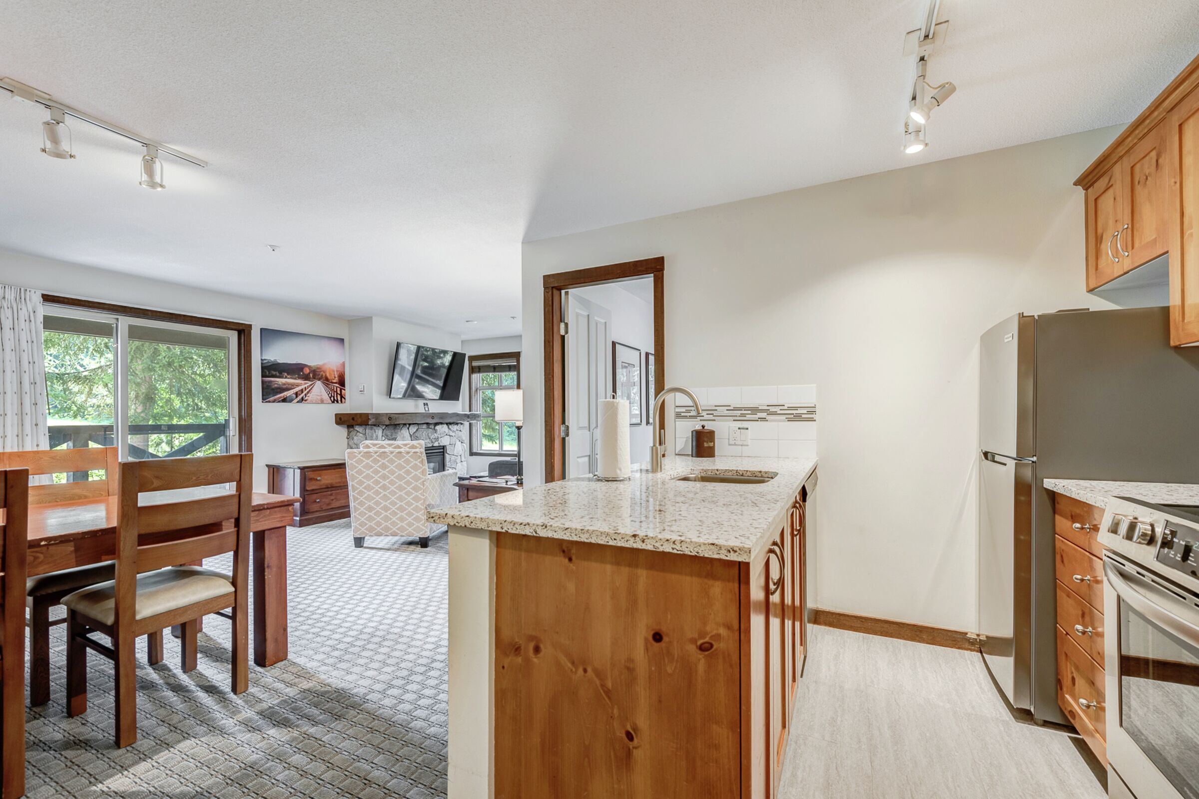 Dining Room & Kitchen