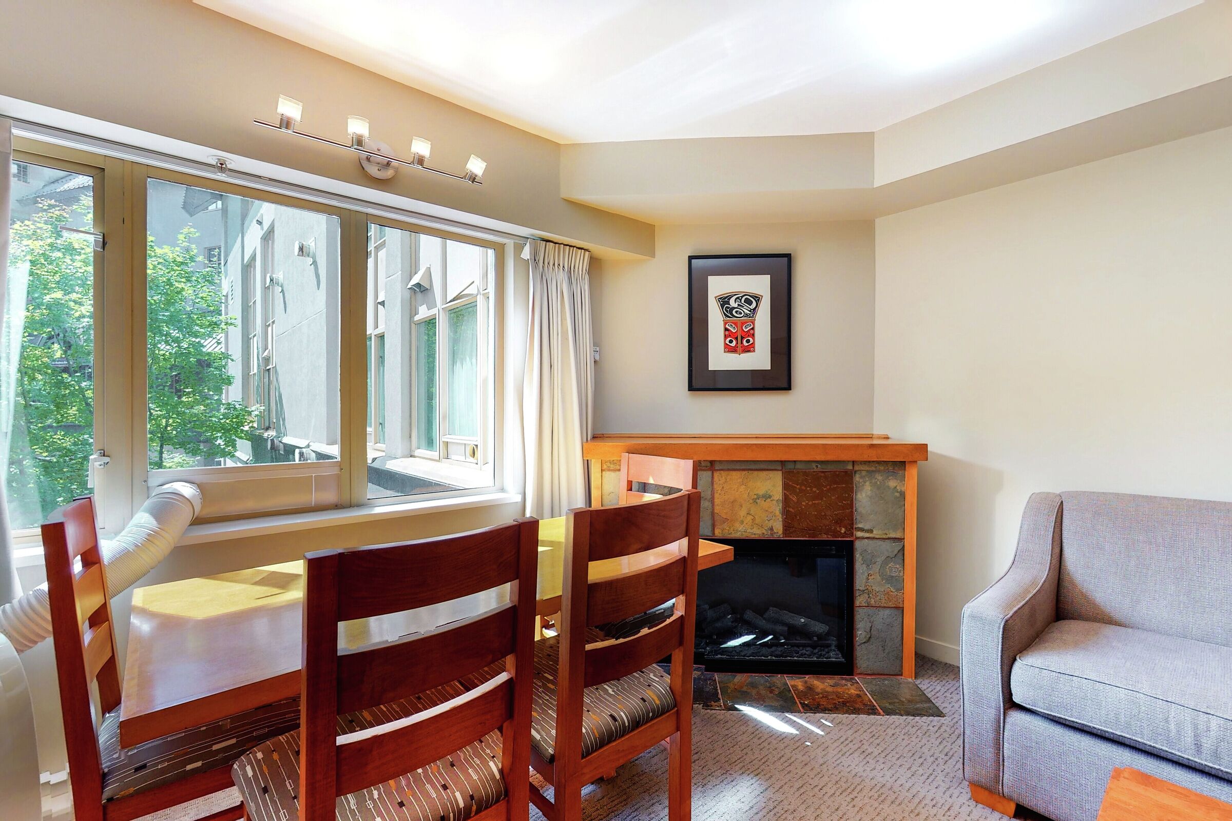 #213 - Dining Area