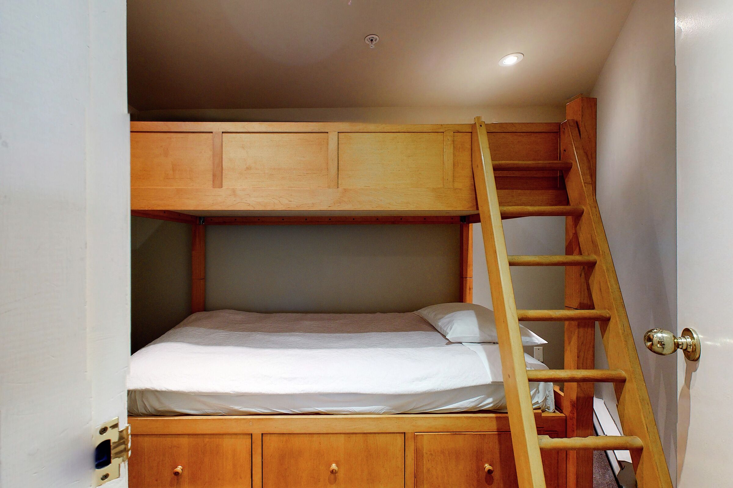 #414 - Bedroom