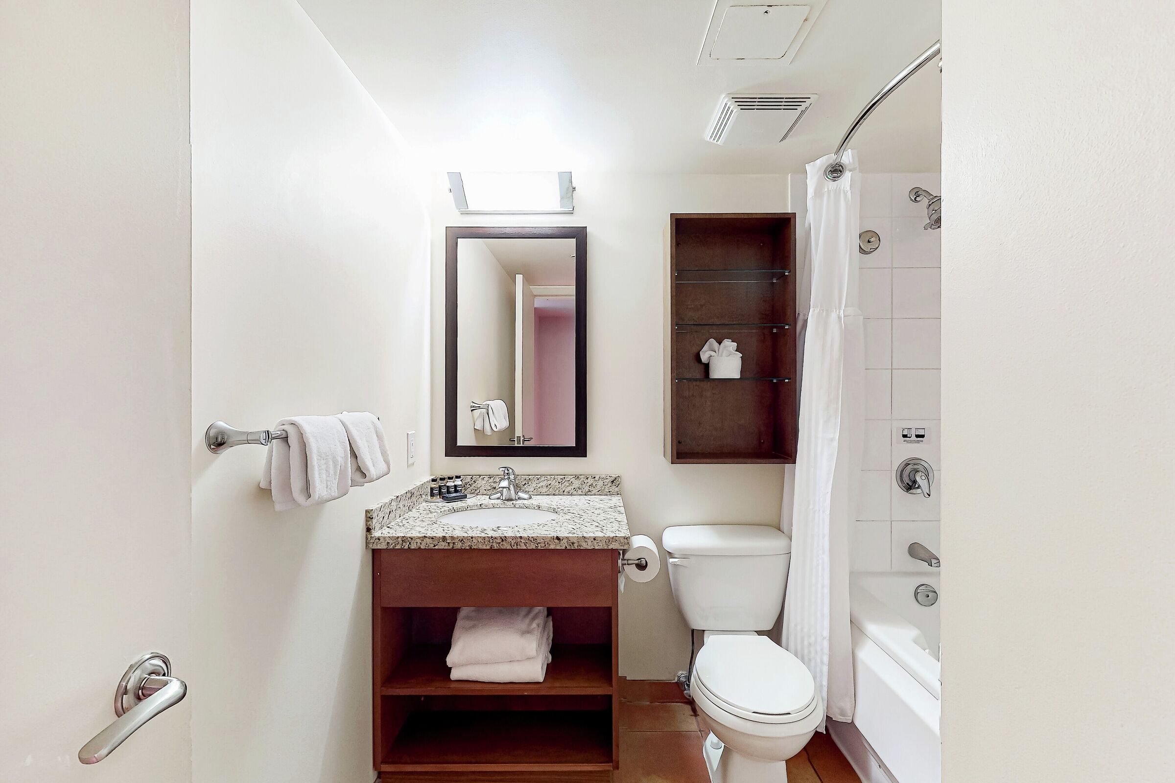 #419 - Studio Bathroom