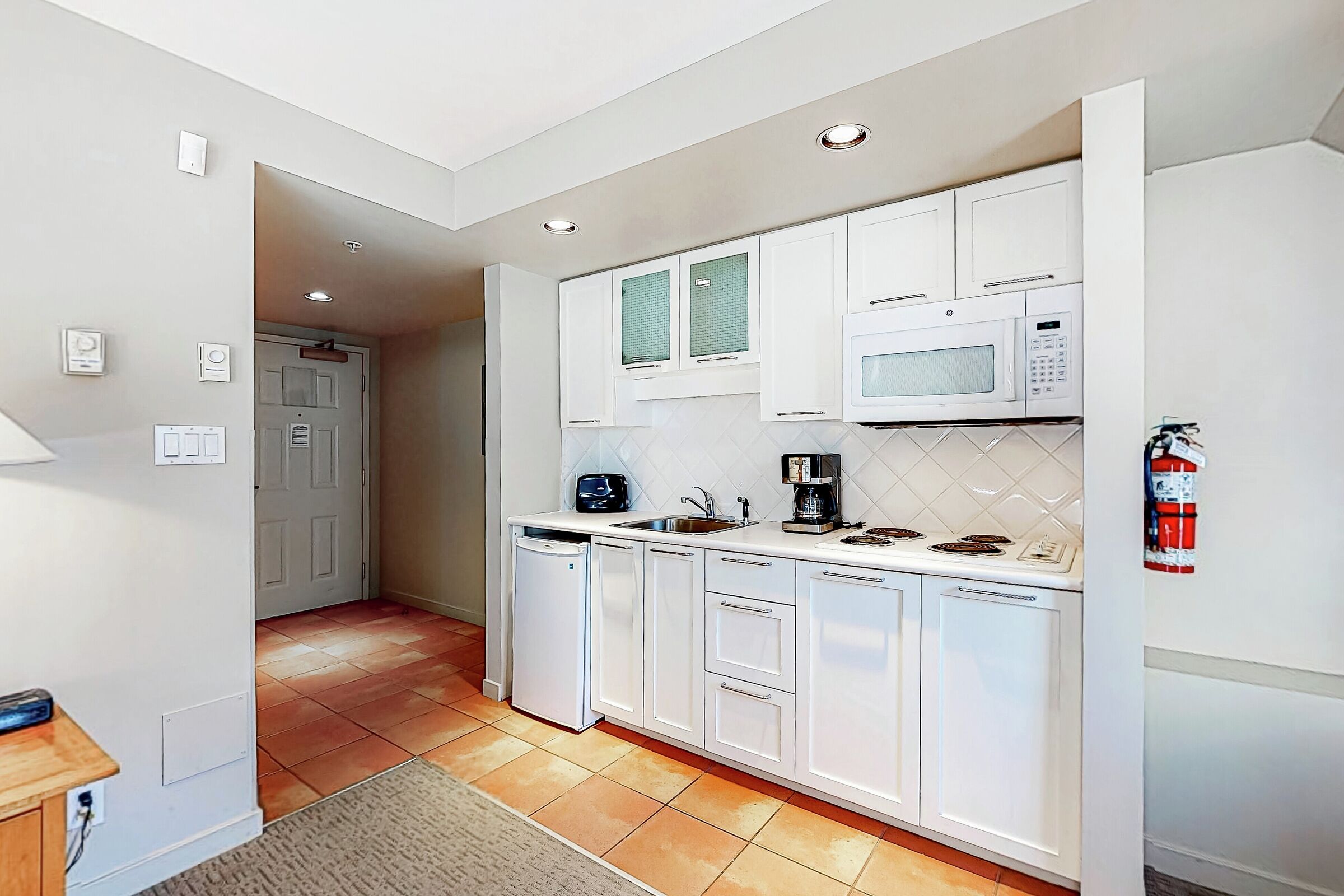 #419 - Studio Kitchenette