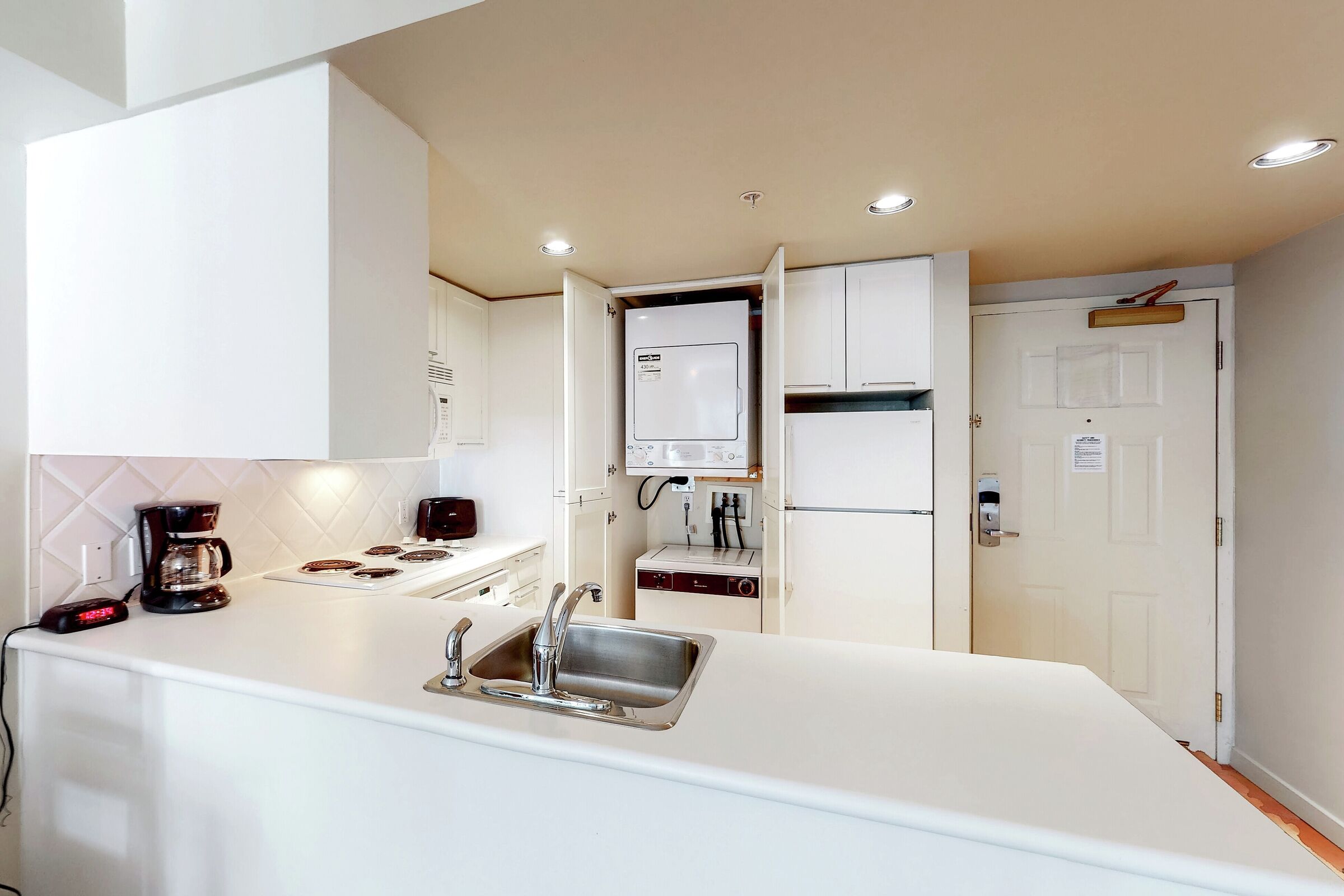 #427 - Studio Kitchen