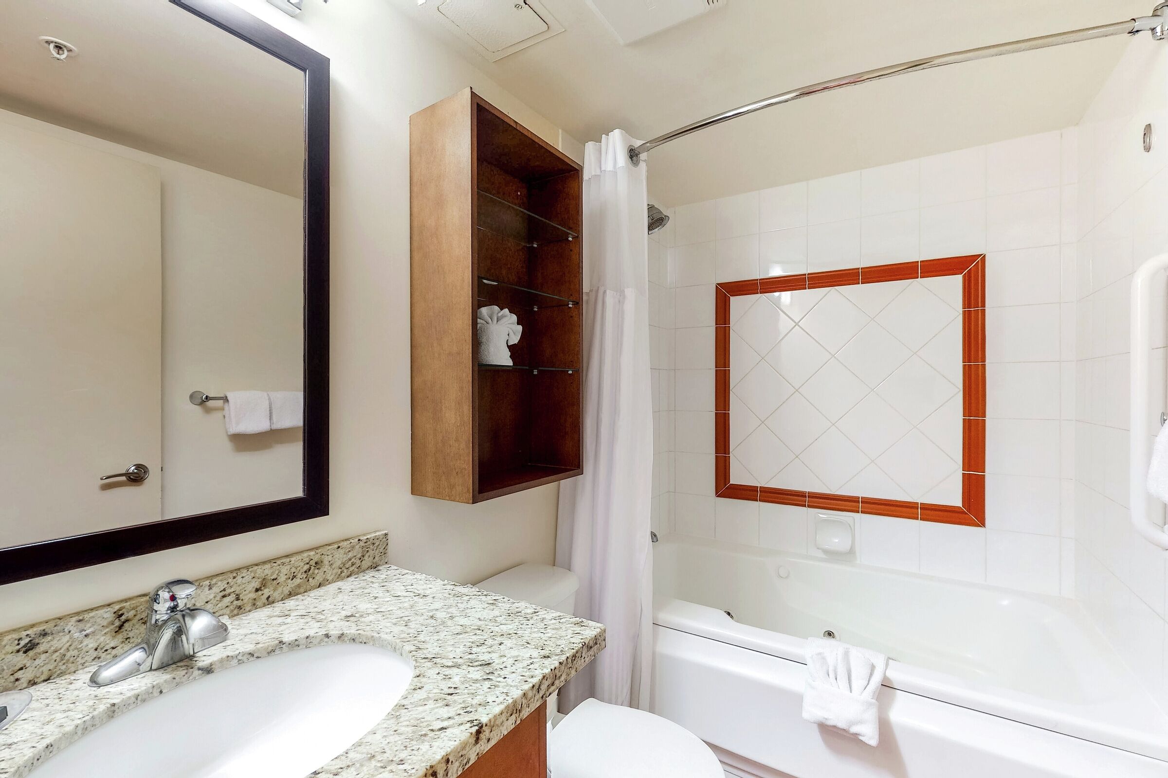 #427 - Studio Bathroom