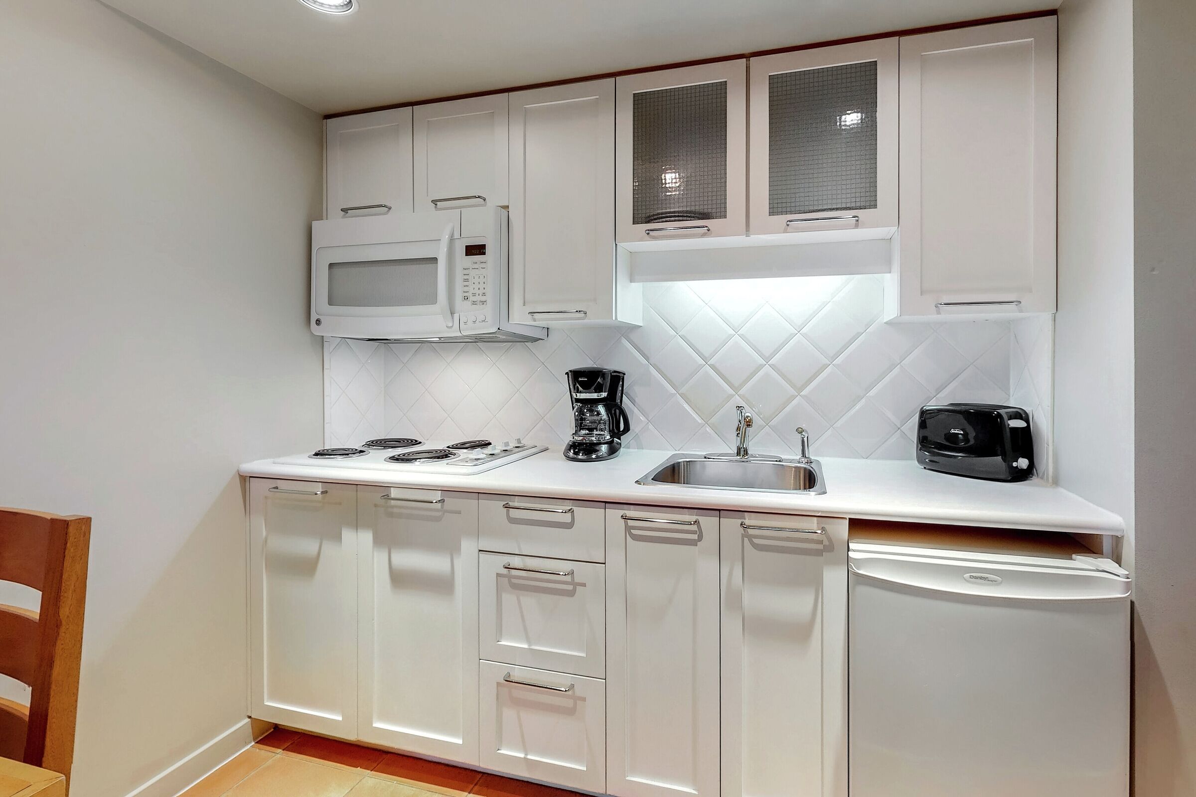 #519 - Studio Kitchenette