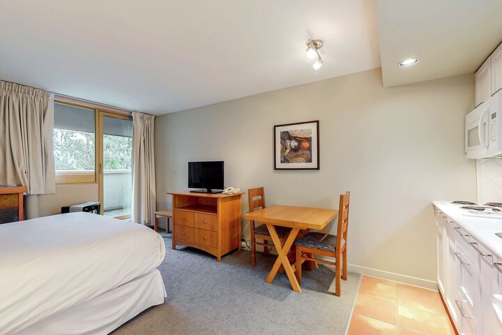 #519 - Studio Dining Area