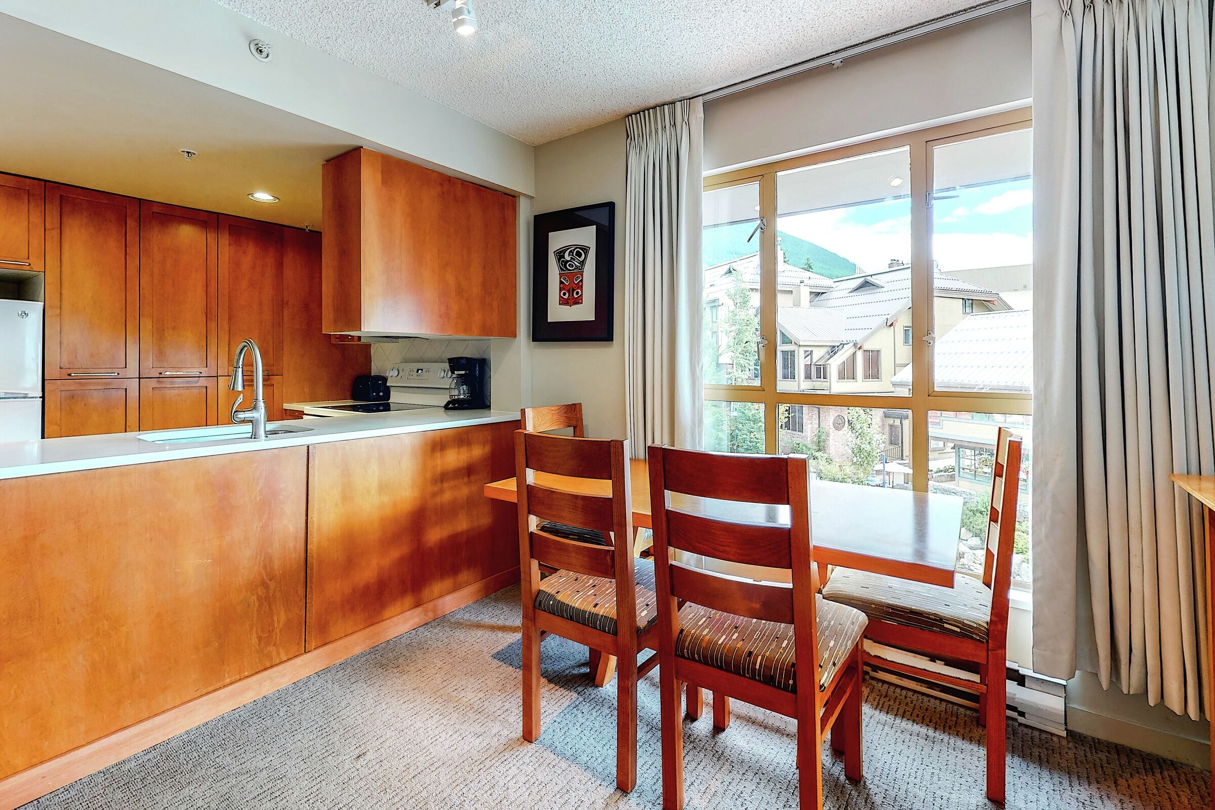 #403 - Studio Dining Area & Kitchen