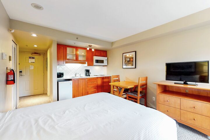 #605 - Studio Sleeping Area