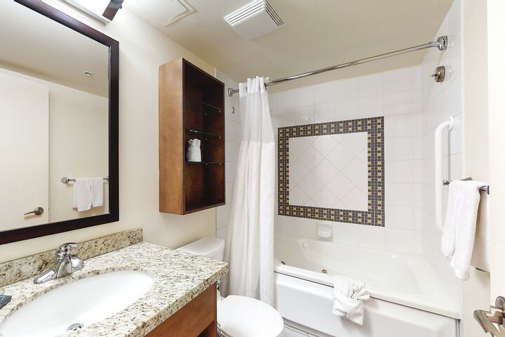 #407 - Studio Bathroom