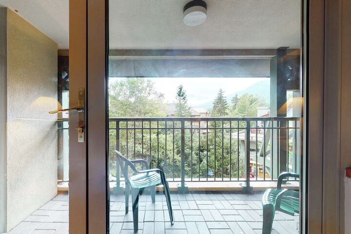 #407 - Studio Balcony