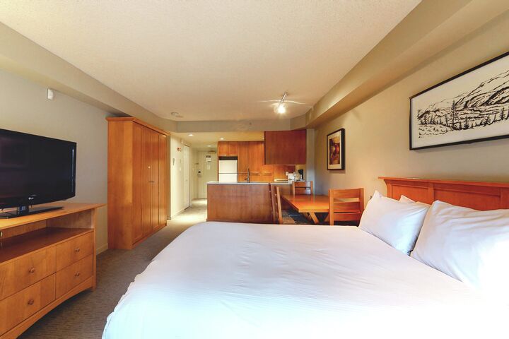 #407 - Studio Sleeping Area