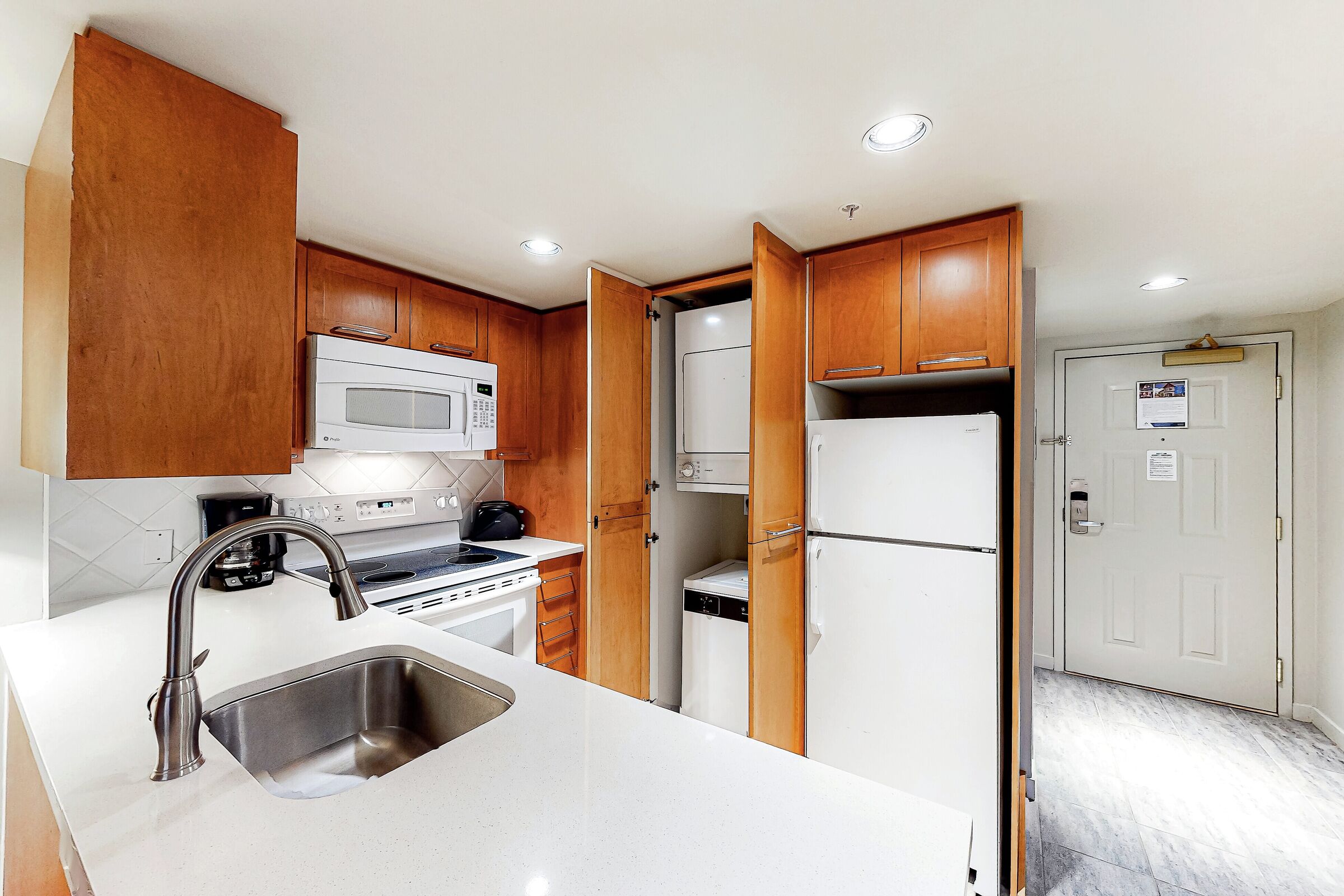 #4407 - Studio Kitchen