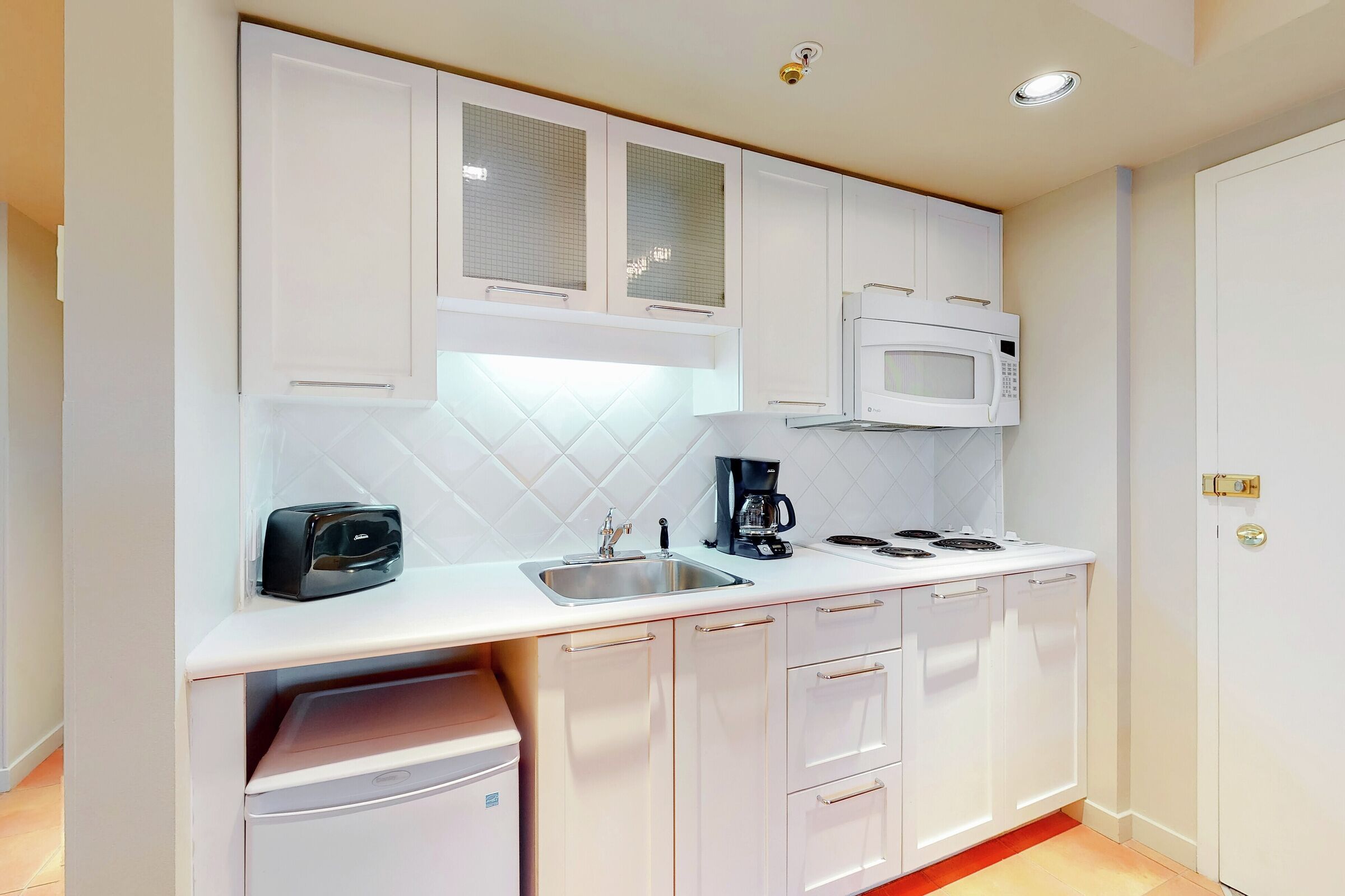 #524 - Studio Kitchenette