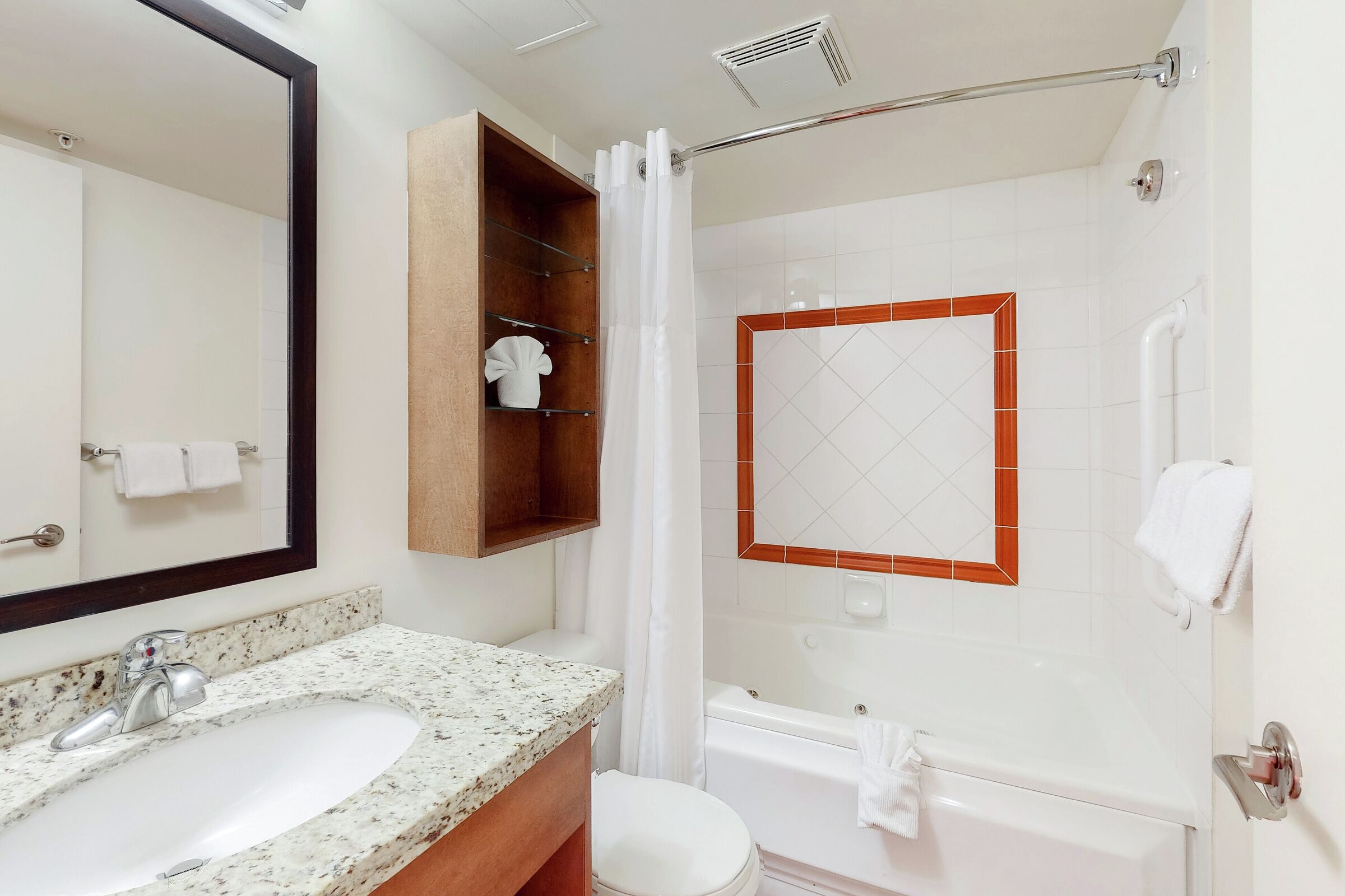 #524 - Studio Bathroom