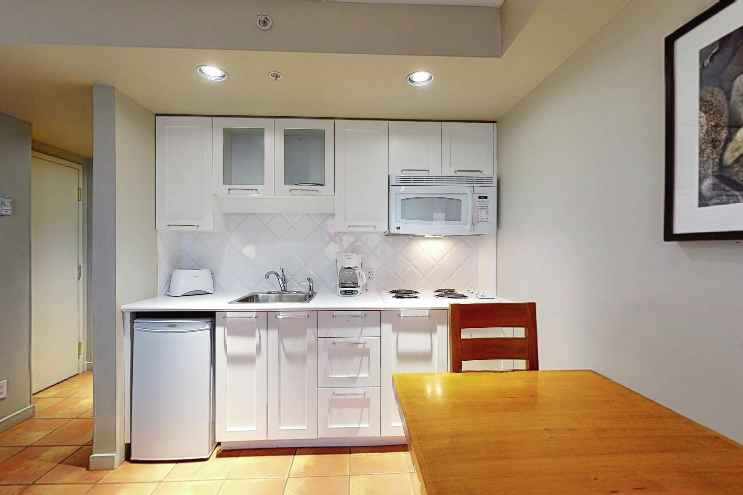 #215 - Studio Kitchenette