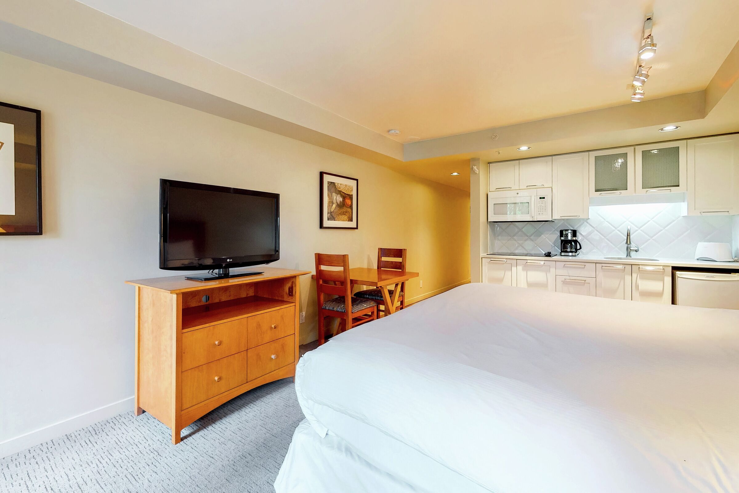 #520 - Studio Sleeping Area