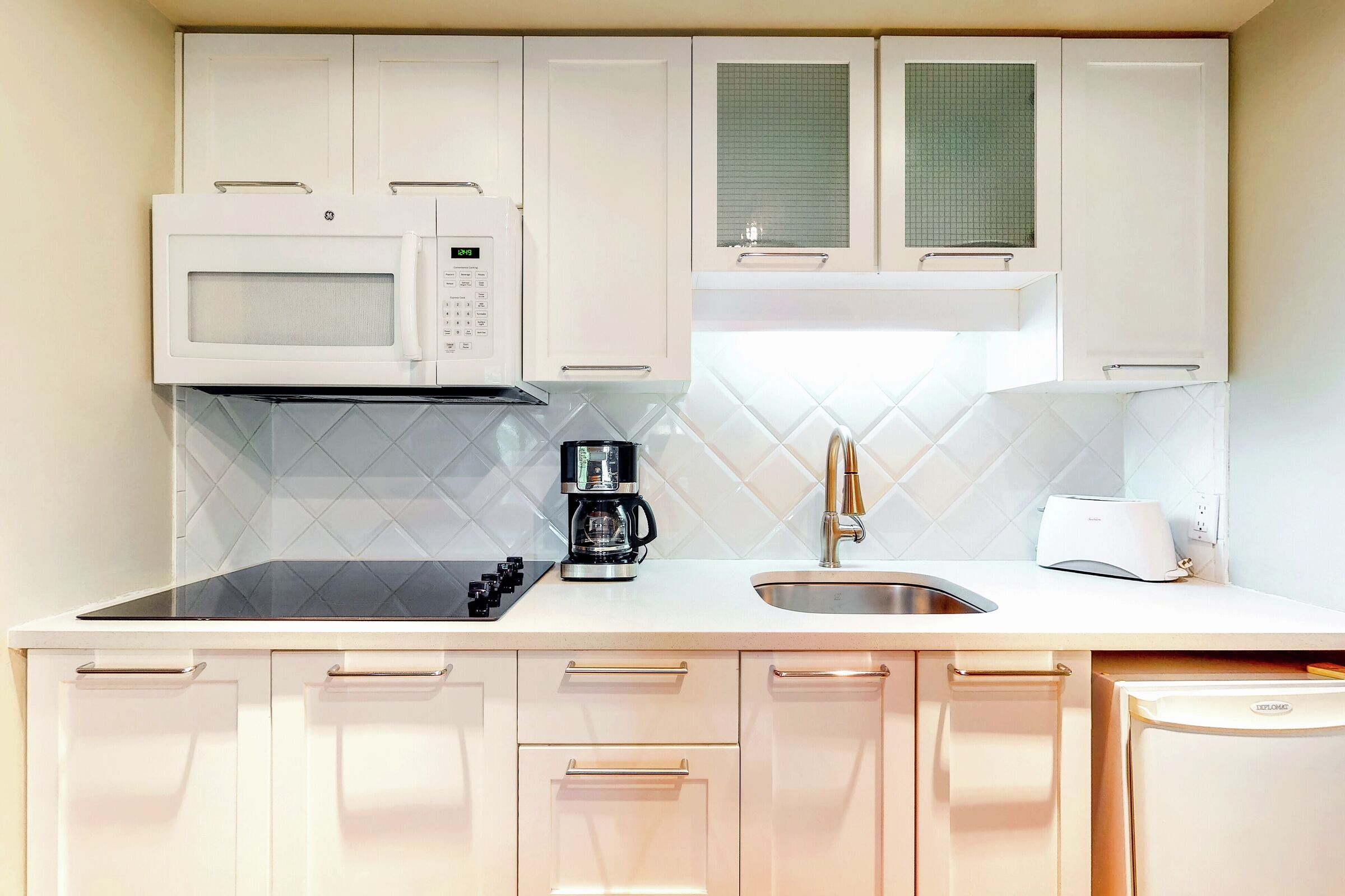 #520 - Studio Kitchenette