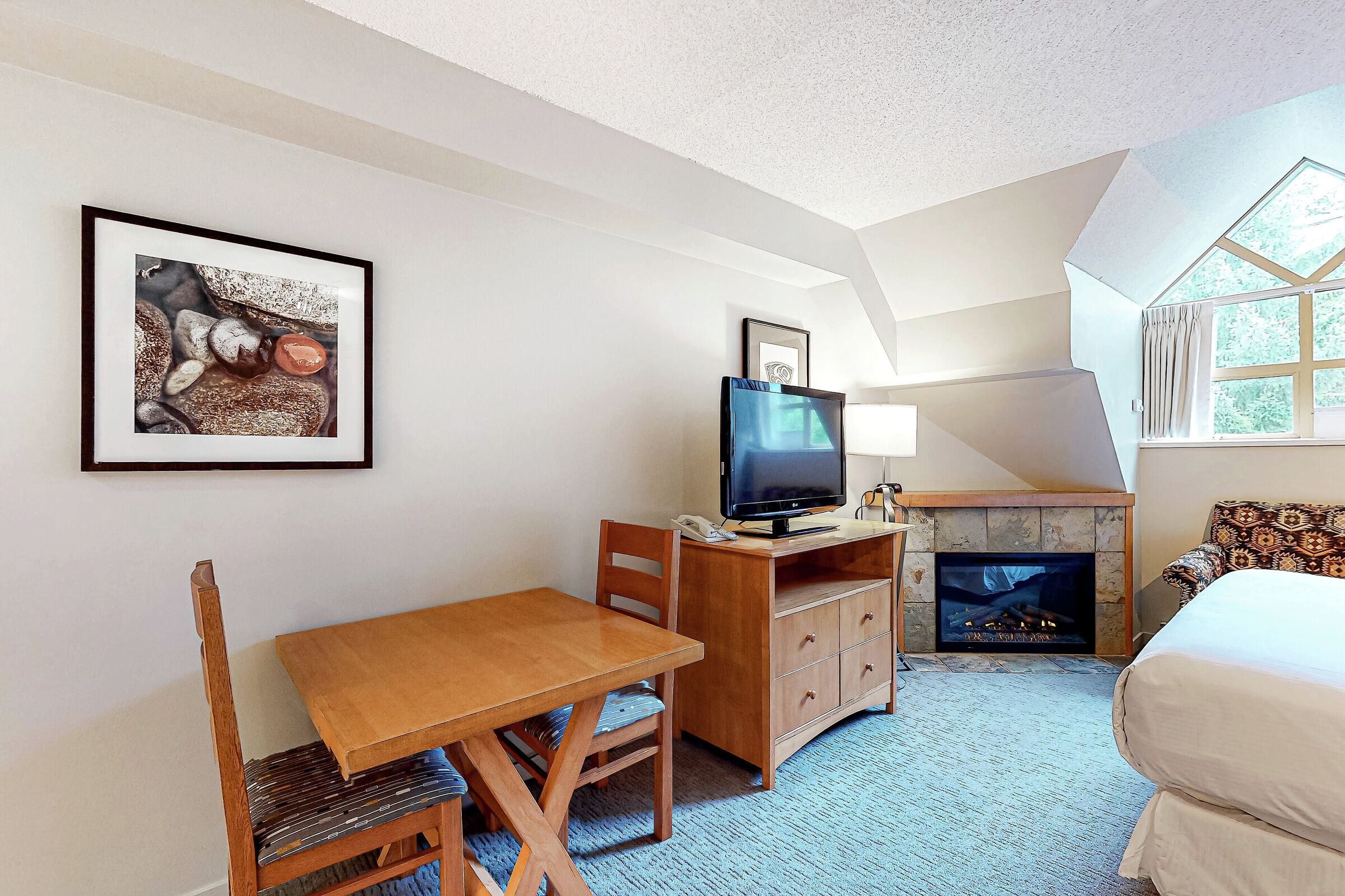 #4403 - Studio Dining Area