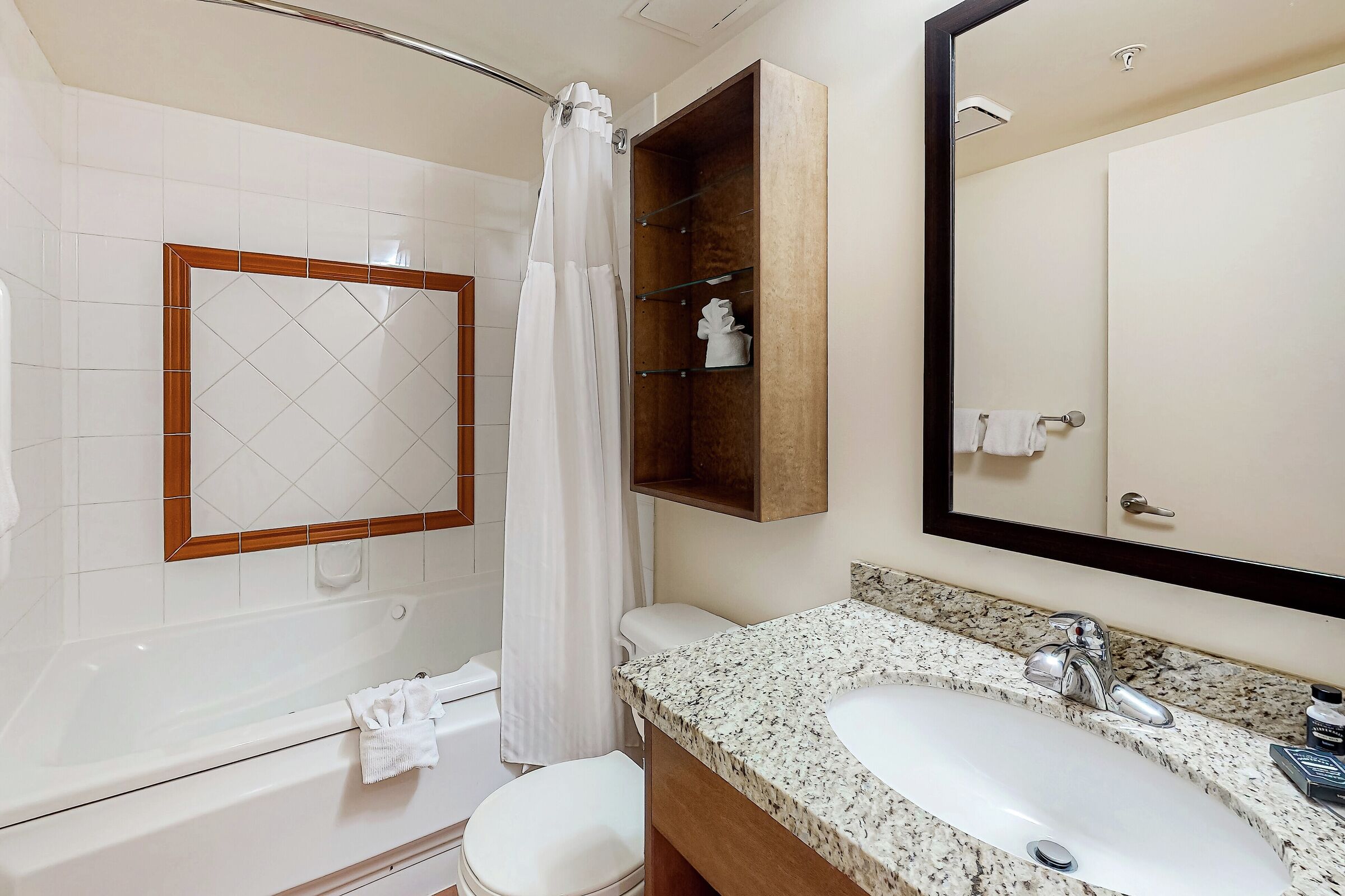 #4403 - Studio Bathroom