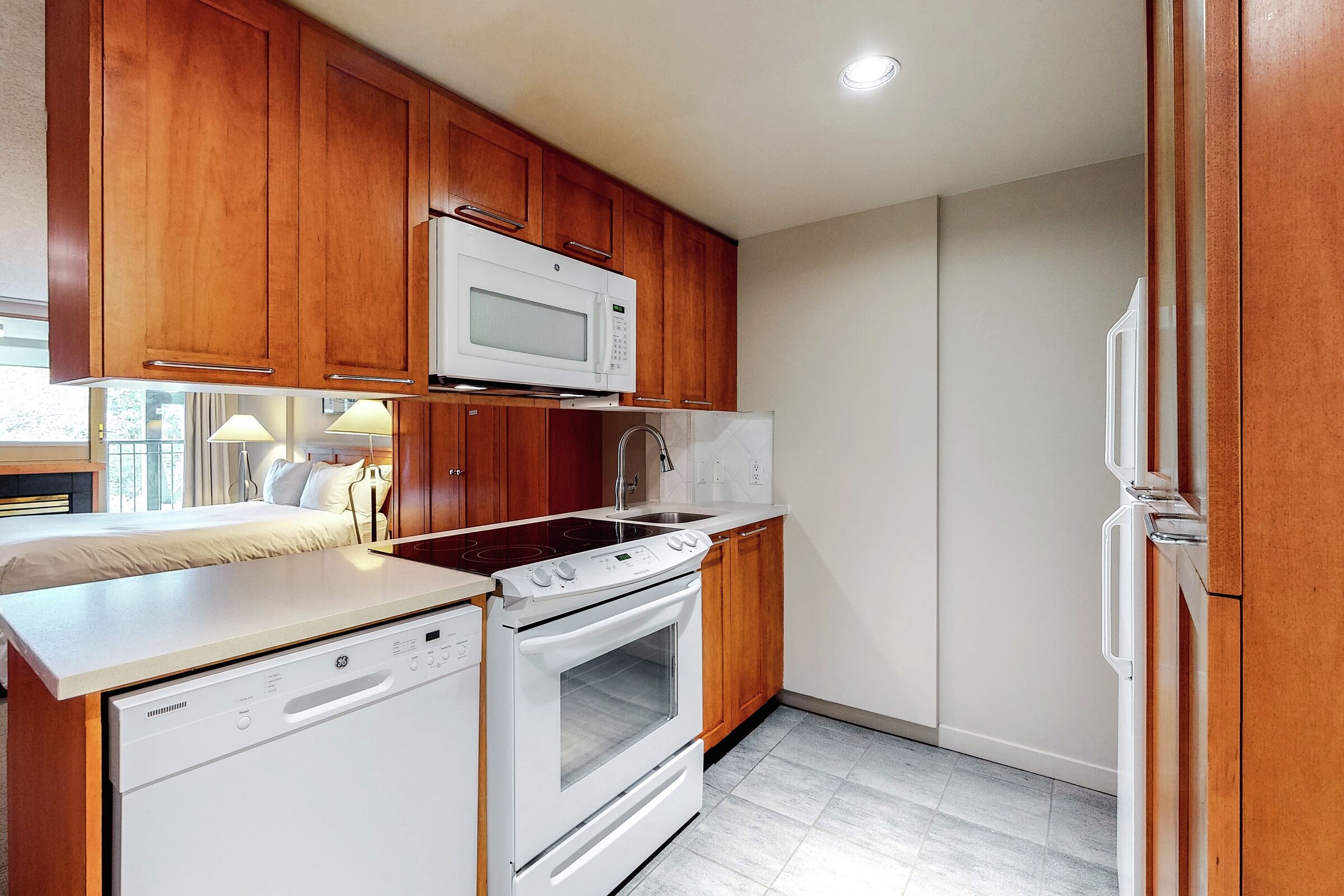 #406 - Studio Kitchen