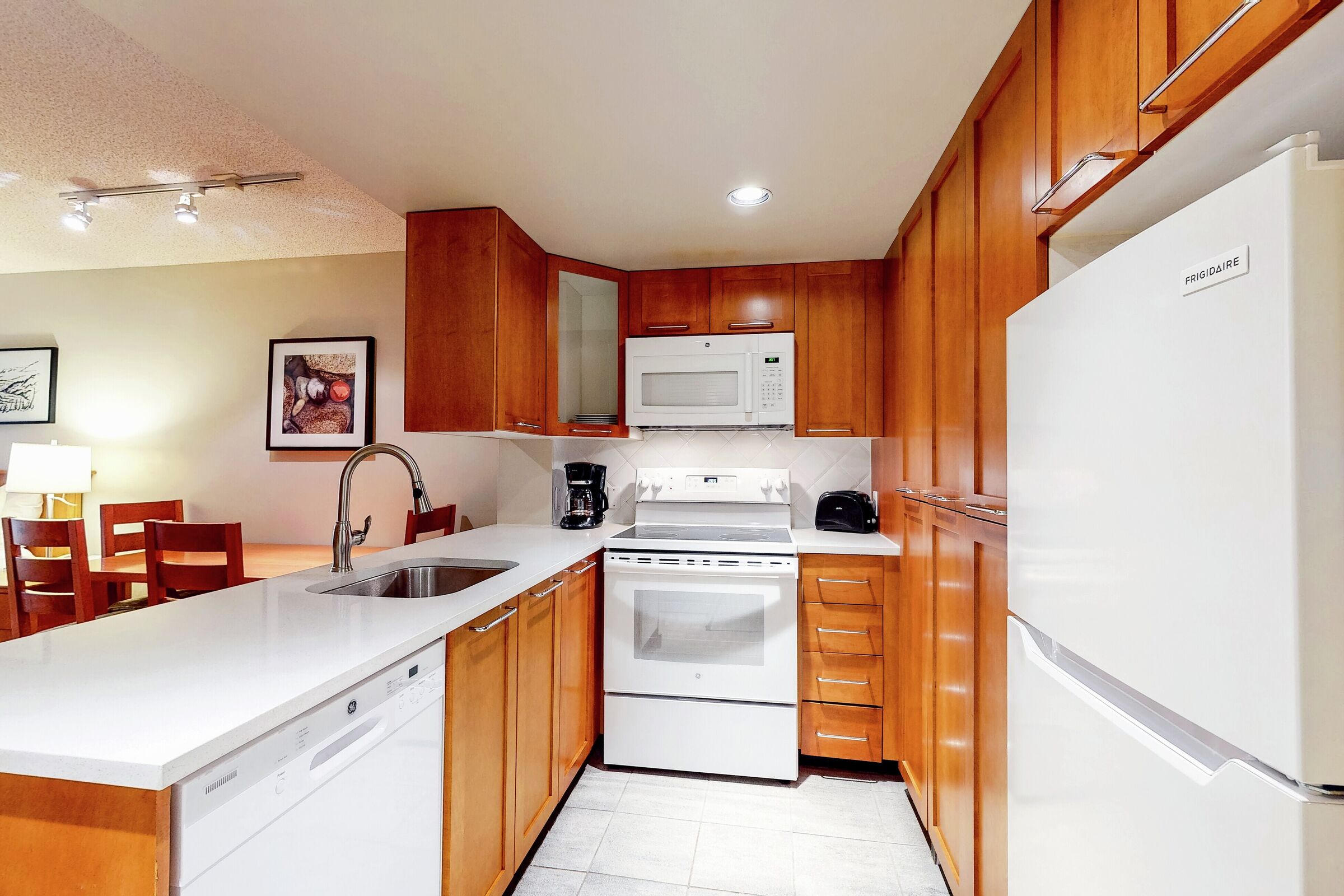 #412 - Studio Kitchen