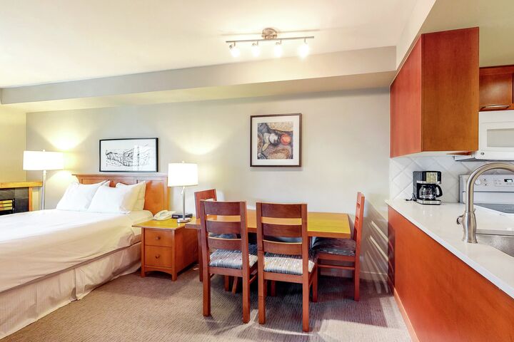 #416 - Studio Dining Area