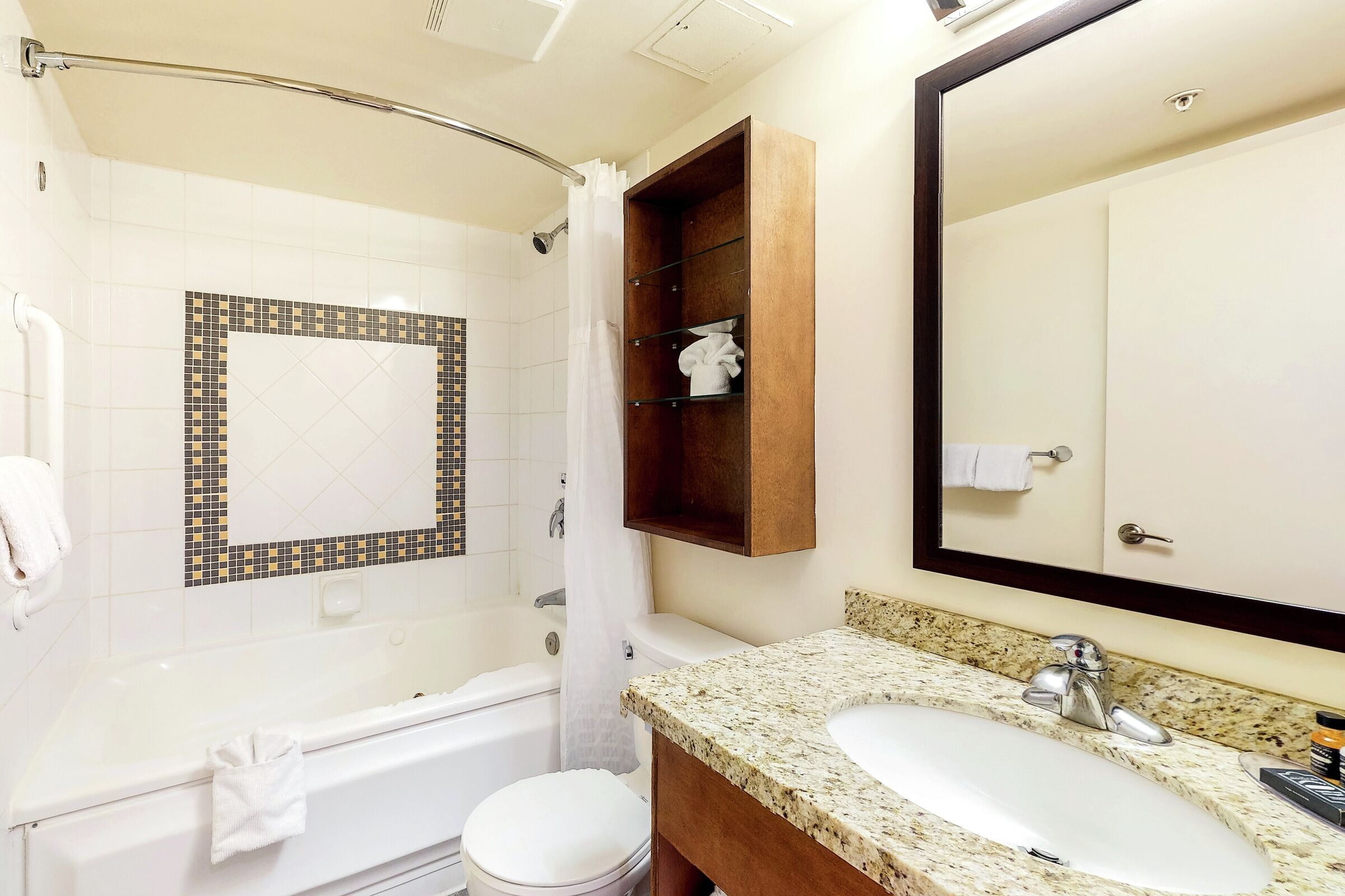 #416 - Studio Bathroom