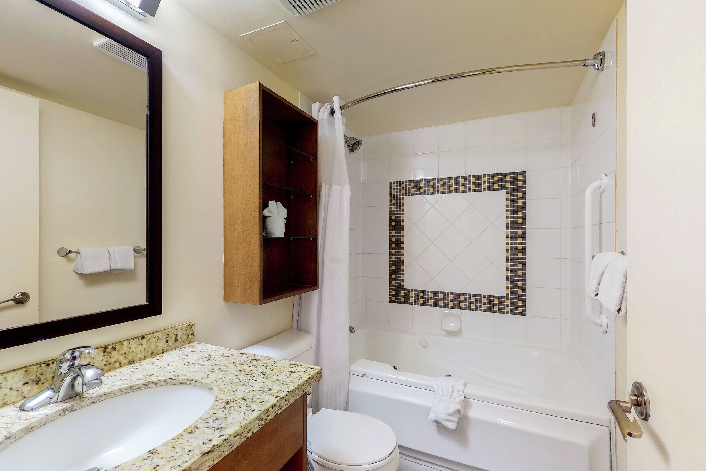 #518 - Studio Bathroom