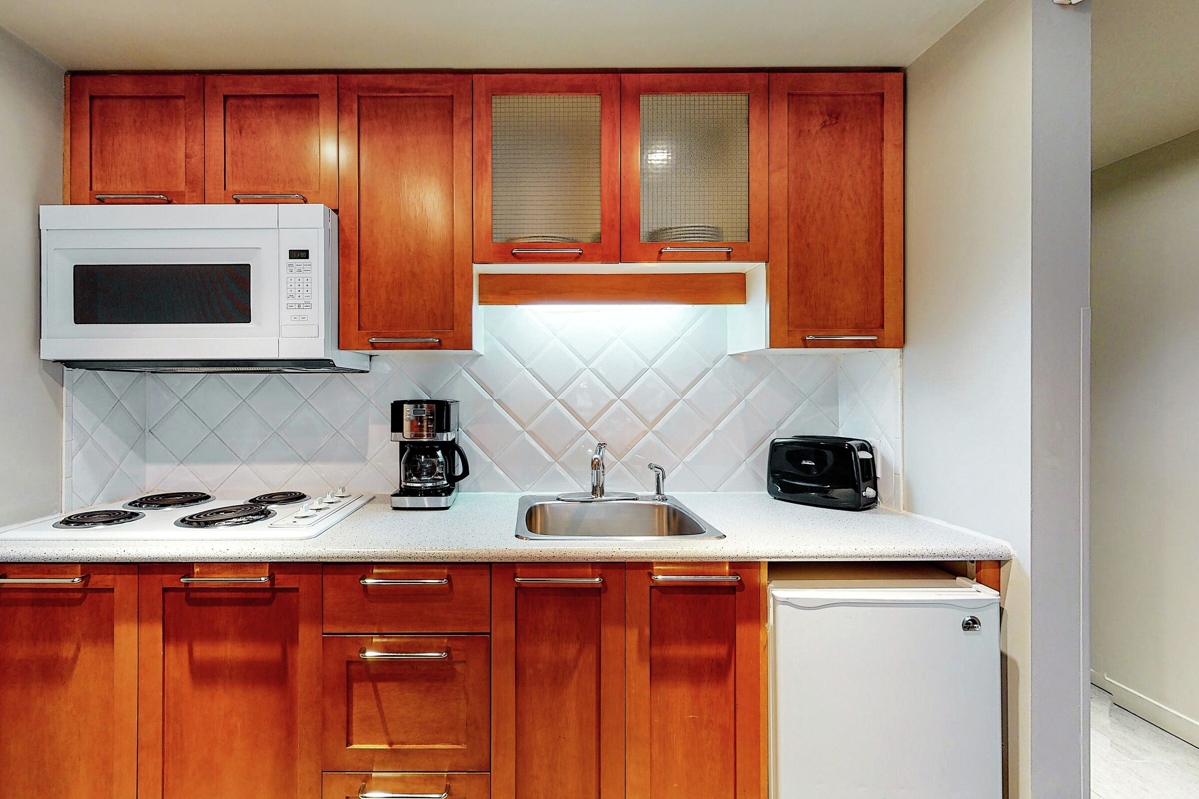 #311 - Studio Kitchenette