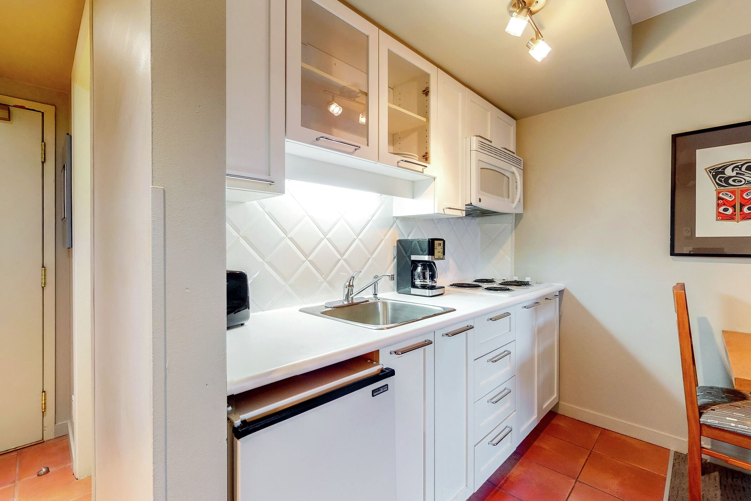 #607 - Studio Kitchenette