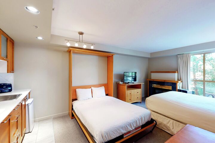 #423 - Studio Sleeping Area